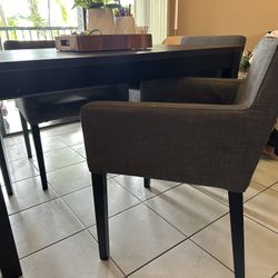 Table Expansible  IKEA  Chairs Included