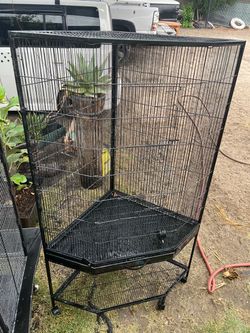 5 feet bird cage on wheels