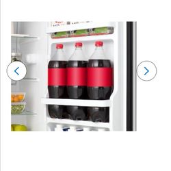 #650795 4.4 Cu. Ft  Hisense Min Fridge Brand New