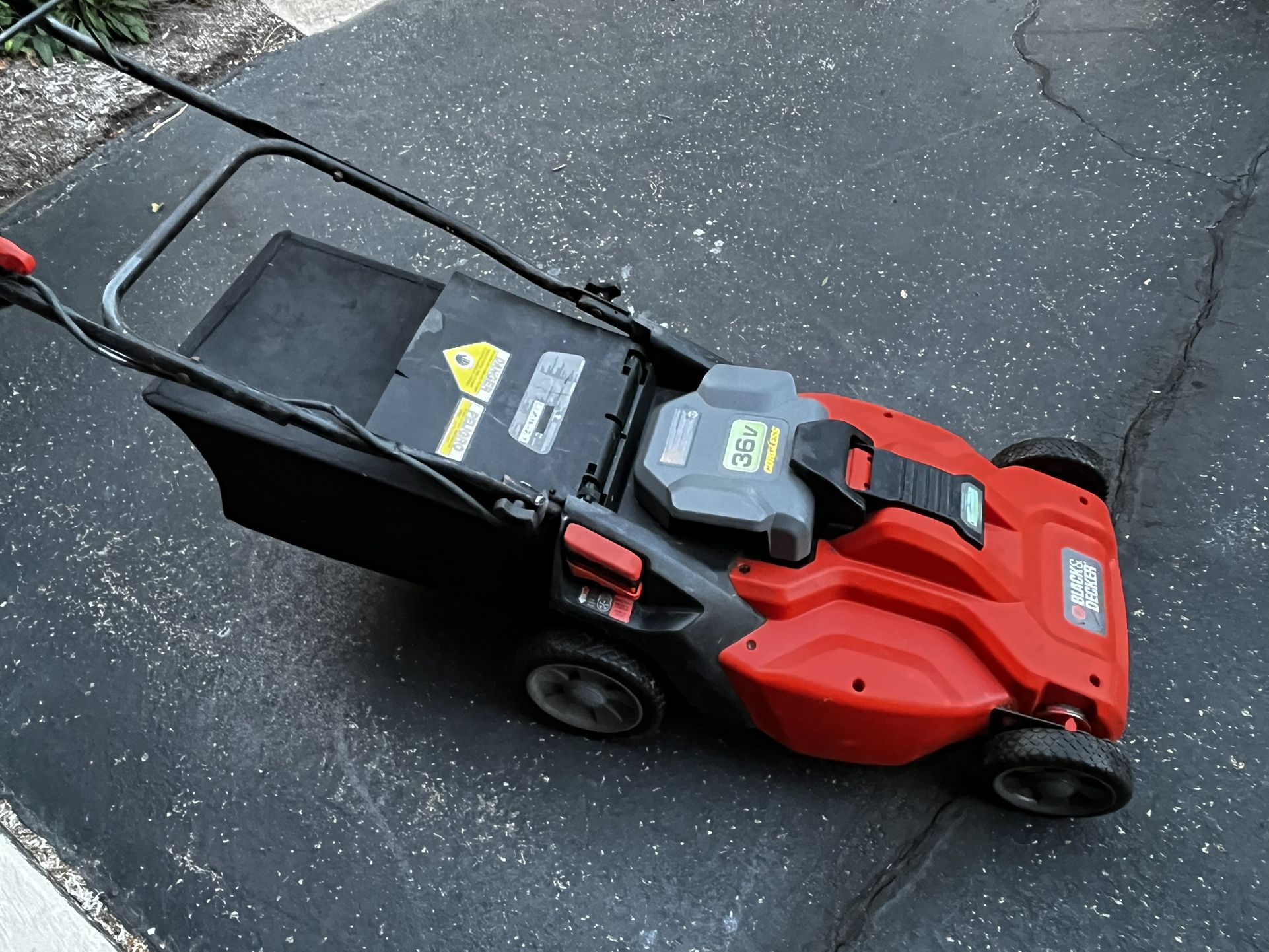 Black & Decker Electric Lawn Mower
