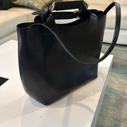 Woman Accessory Tote/Bag