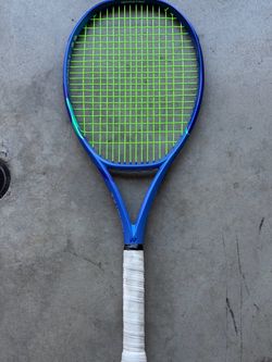 Yonex Ezone 98 2025 Grip Size 2 (4 1/4)- Great Condition