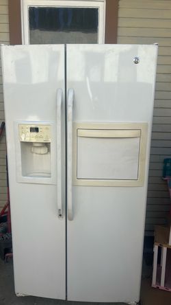 GE Adora Side-by-Side Refrigerator White