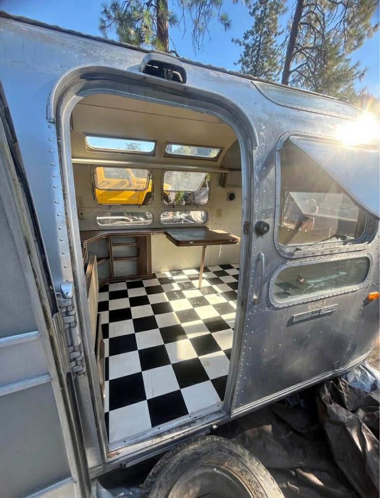 1987 Airstream Trailer International Land Yacht