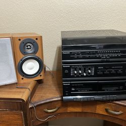 Vintage Stereo Turntable