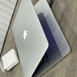 Macbook pro 15 Super Clean Big Storage 2TB