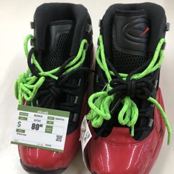 Reebok Basketball Shoes (size 9.5)