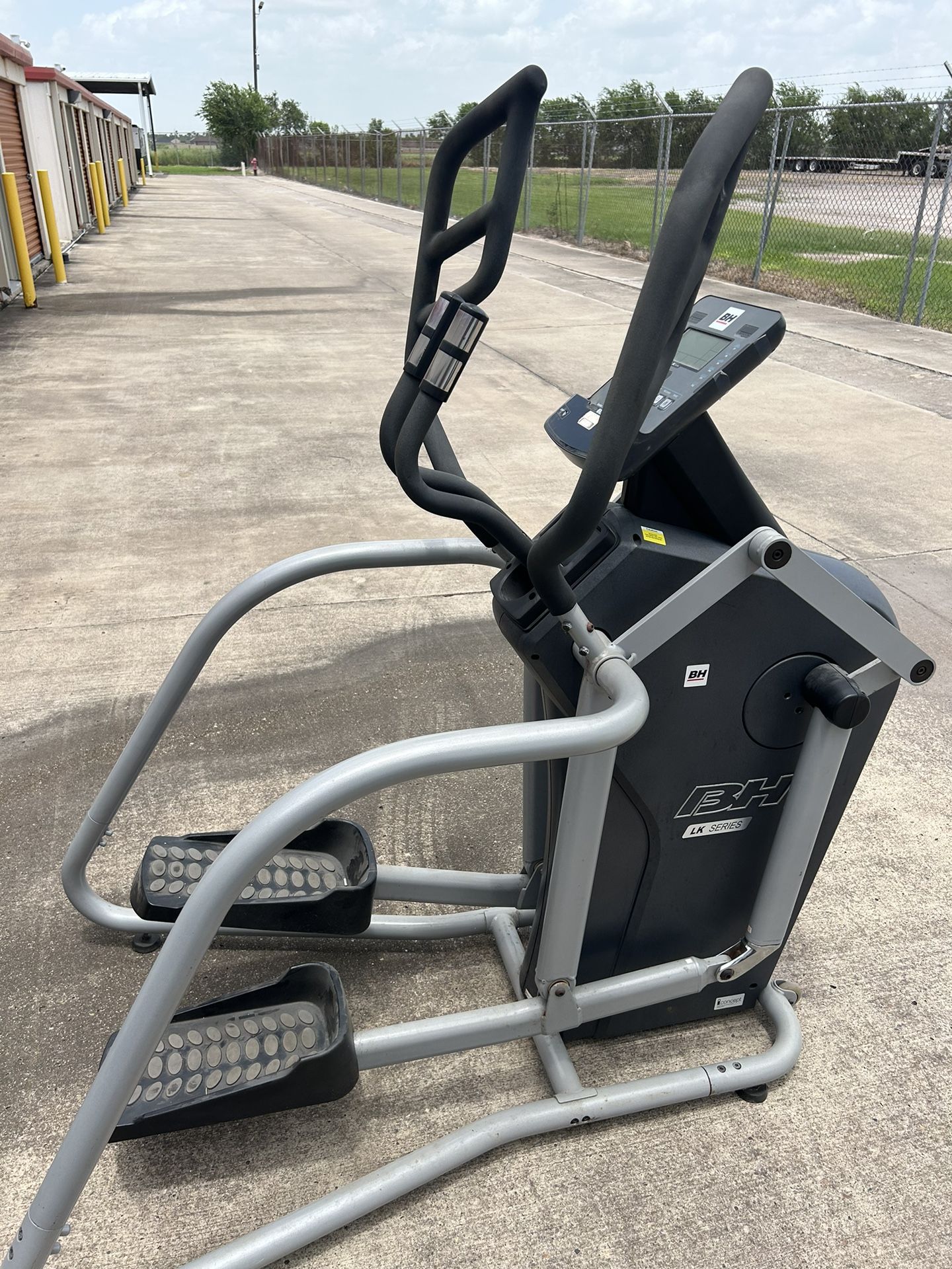 Commercial Elliptical Machine