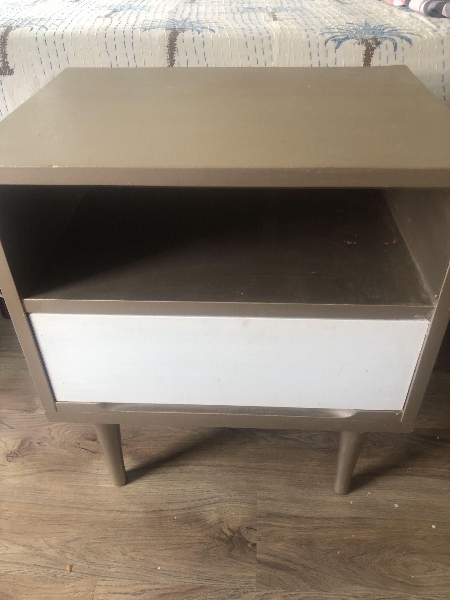 Mid Century Style End Table/Nightstand