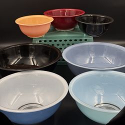 Vintage Pyrex Nesting Mixing Bowls Lot 7 Pastel Black Moody Blues Clear Bottom