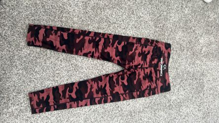 Women’s fitness clothes size small to large