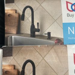 MOEN Kitchen Pull-down Faucet 