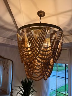 Ceiling light fixture