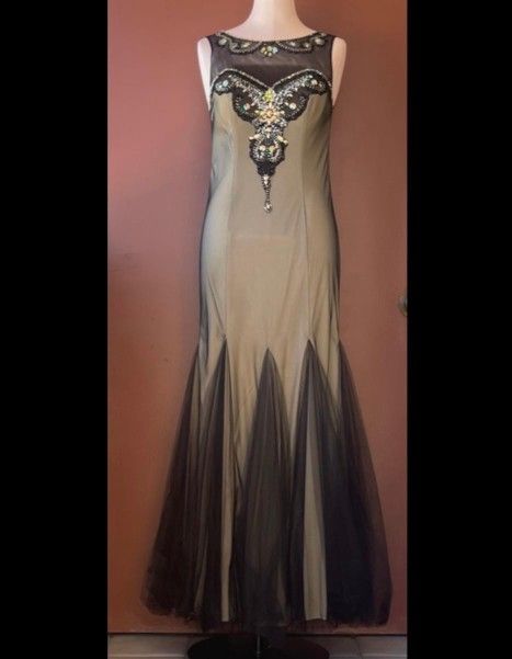 Deb, Black Tulle Prom Gown, With A Cream Lining. Size 5-6. Worn Once.