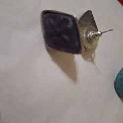 (5) Vintage  Pierced  Earrings 