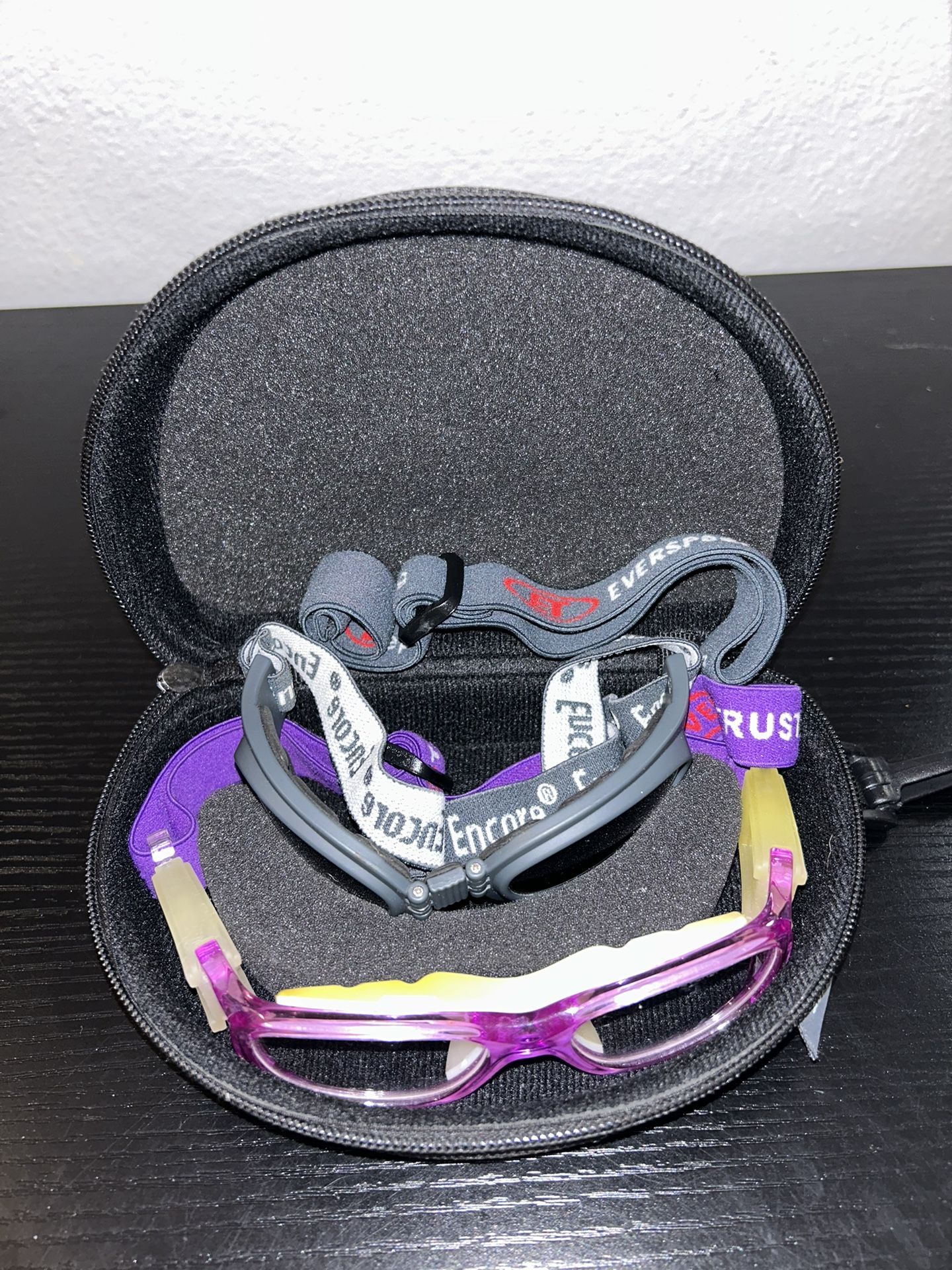 Evertrust Sports 2 Cycling Glasses Gray Zip Case Adult Unisex
