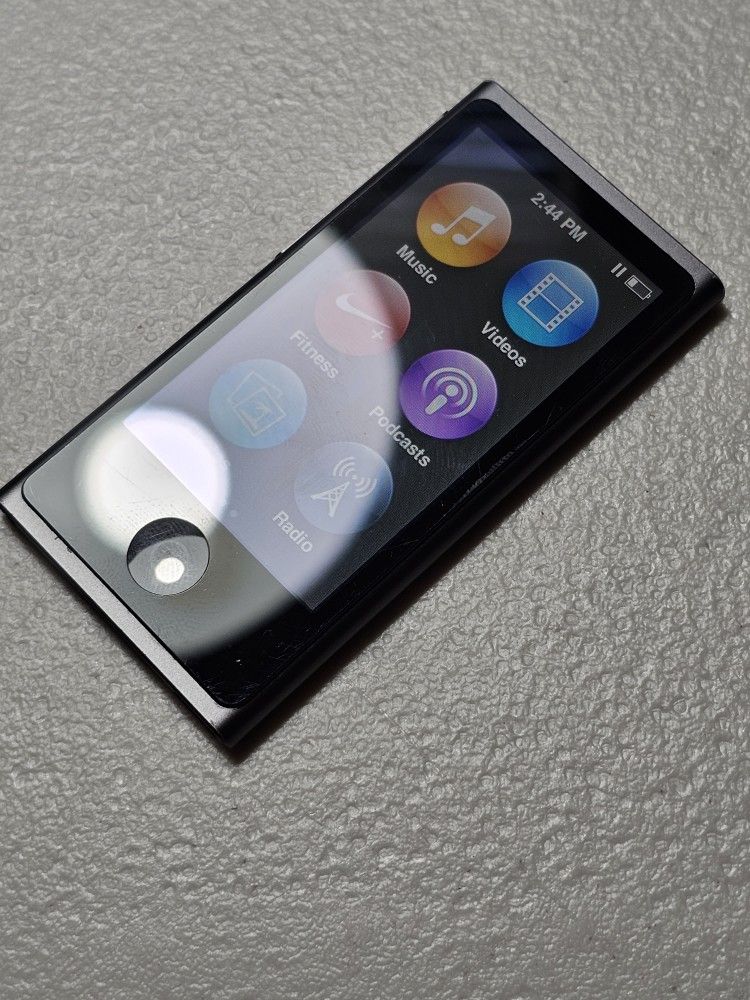 Apple iPod Nano 16GB Space Gray 7th Generation A1446