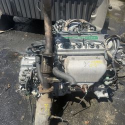 Engine 2000 Honda Accord 4 Door 2.3 Engine $800