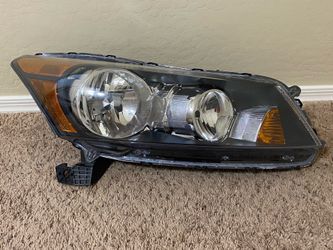 Factory OEM 2008-2012 Honda Accord Right Passenger Side Headlight