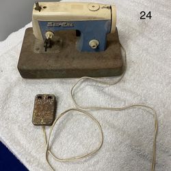 None working. Vintage Sew-ette kids Toy Sewing Machine Foot Peddle. 