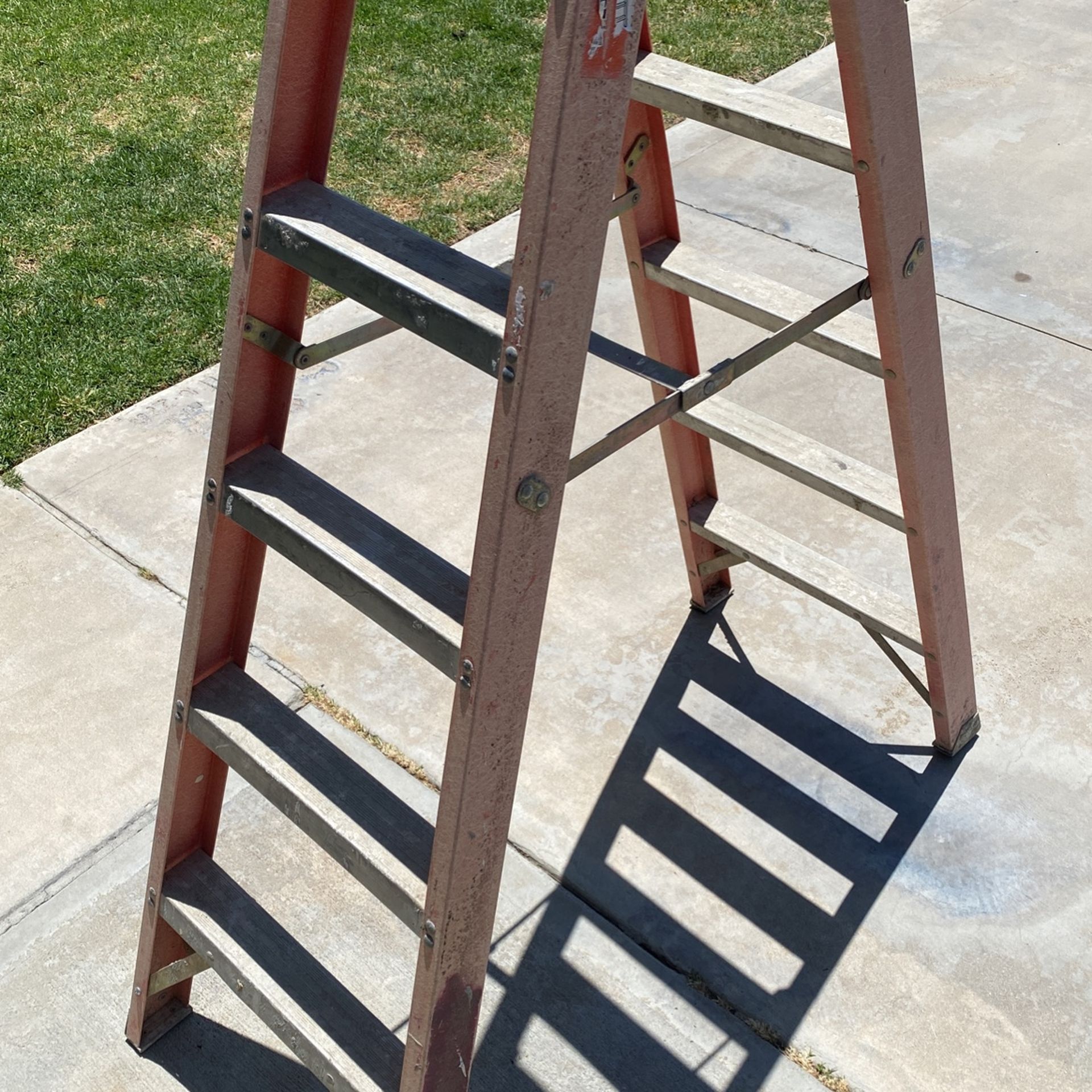 Two Side Ladder, Aluminum And Fiberglass for Sale in Palmdale, CA OfferUp