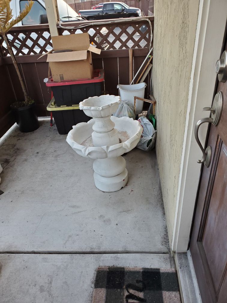 Solid four piece concrete fountain ( very heavy in wieght/comes disabled ). Two tier fountain