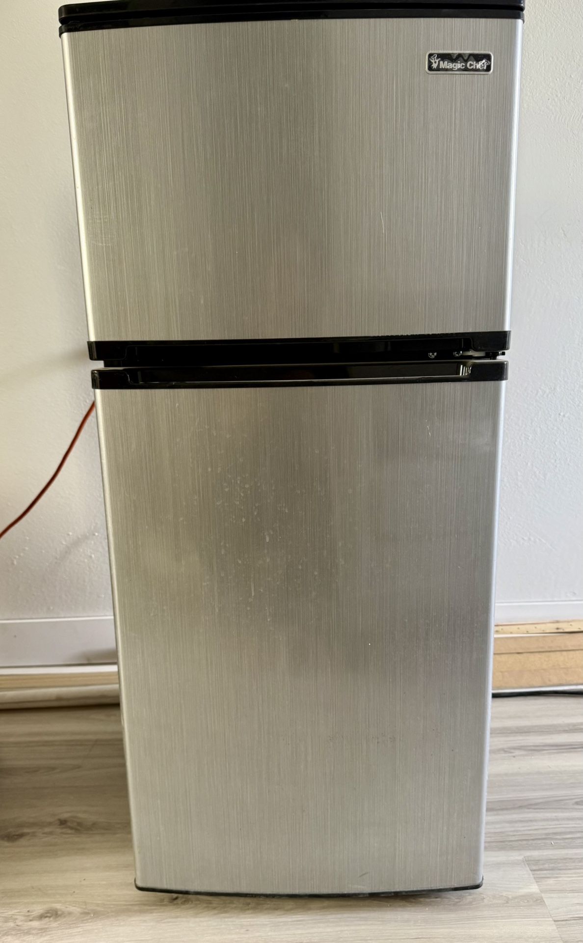 Magic Chef Mini Fridge with Freezer