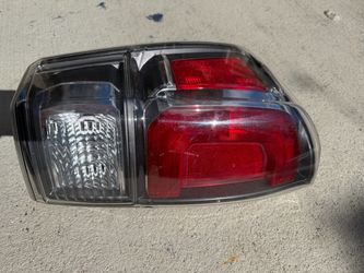 2021 Toyota Tacoma Driver-side Taillight