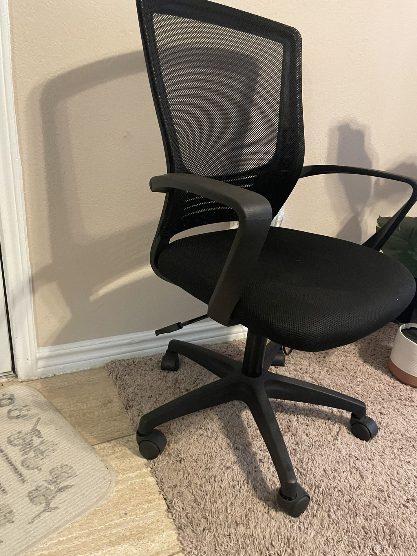 Black Office Desk Chair with Arm Rest 