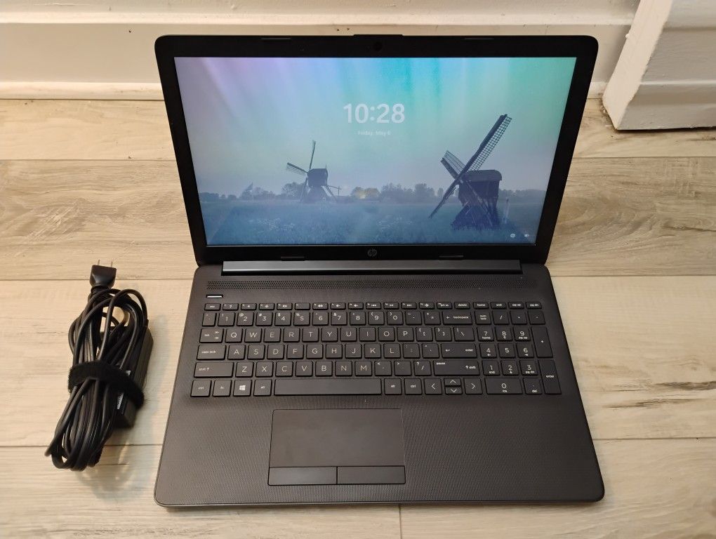 HP 15 Laptop w/Win 11 Pro & Office (500GB)