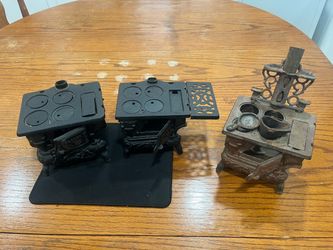 Miniature Cast Iron Stove Figurines Set of 3