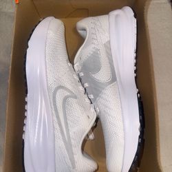 Nike Run Defy | Unisex | M: 8.5 | W: 10 | OBO/ Send an offer!