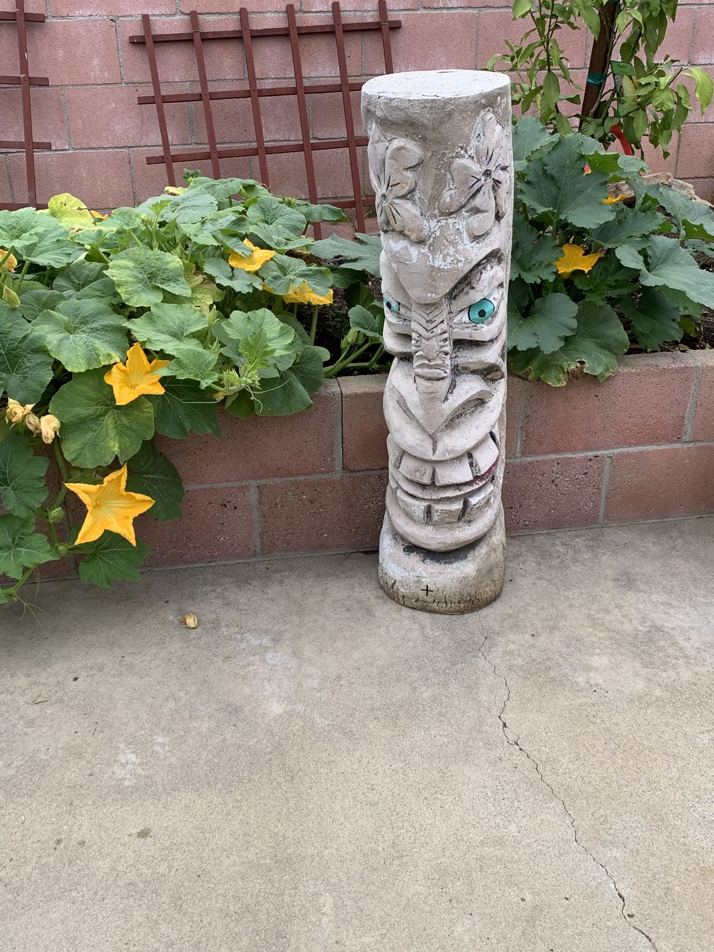 Tiki Statue