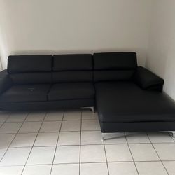 Comfortable Black Chaise Sofa | Faux Leather Peeling