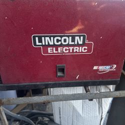 Lincoln Electric Weld-Pak 180 Amp MIG Flux-Core Wire Feed Welder, 230V, Aluminum Welder 