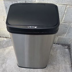 Automatic Touch opening wastebasket