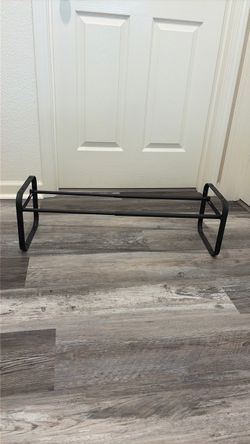 Expendable shoe rack