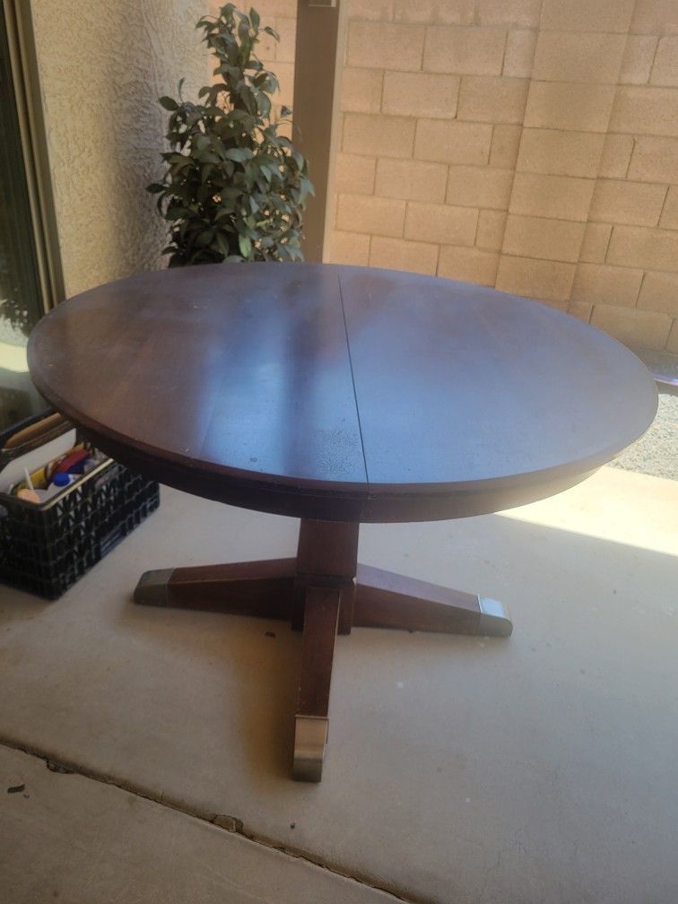 Free Round Dining Table