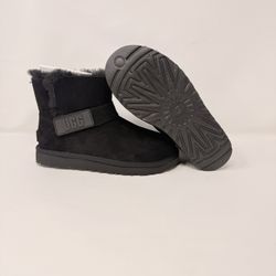 UGG MINI BAILEY GRAPHIC LOGO STRAP – WOMEN’S SIZE 7 