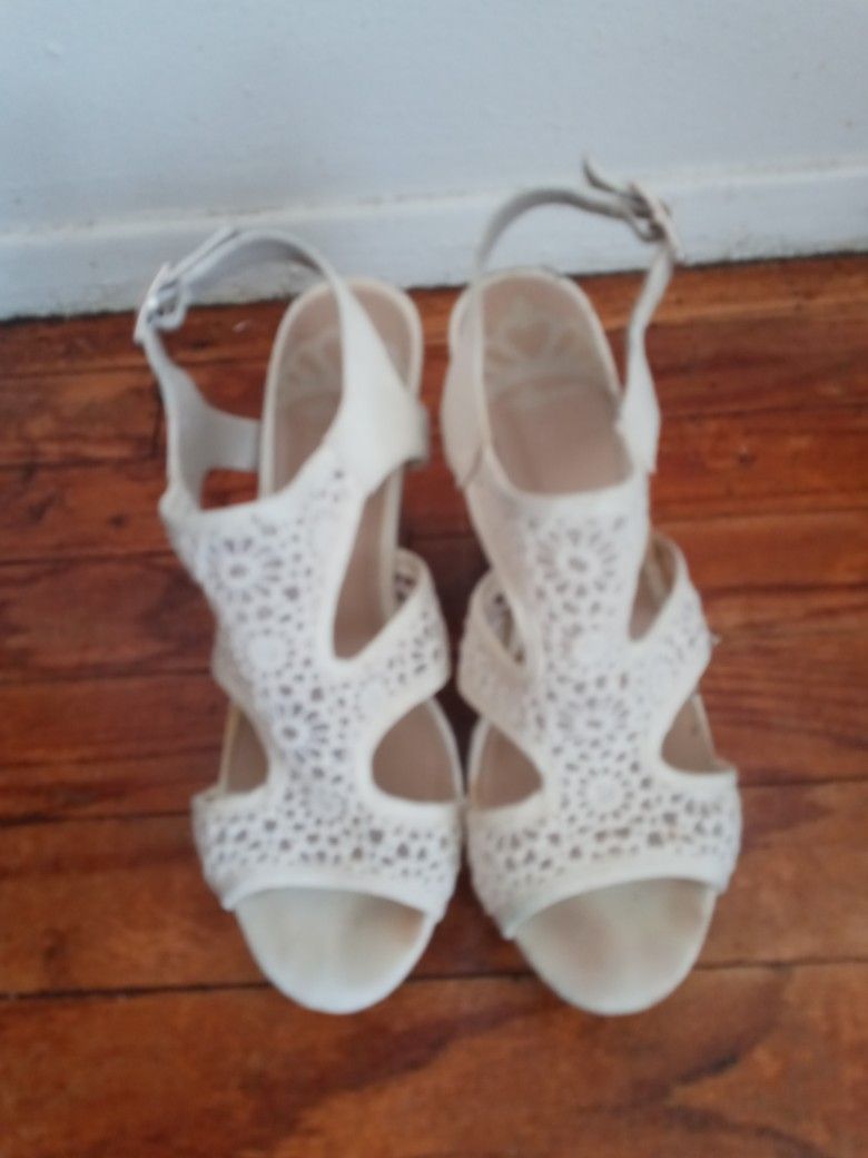 Fergaliciious Leather and Mesh Like Sandals with a Lift Heel Size 3 Off White