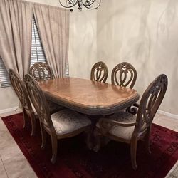 Micahel amini Dinning set ( delivrer available