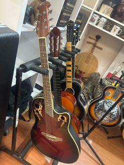 Ovation Celebrity Deluxe CS257 Acoustic-Electric guitar