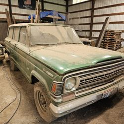 1973 Jeep Grand Wagoneer