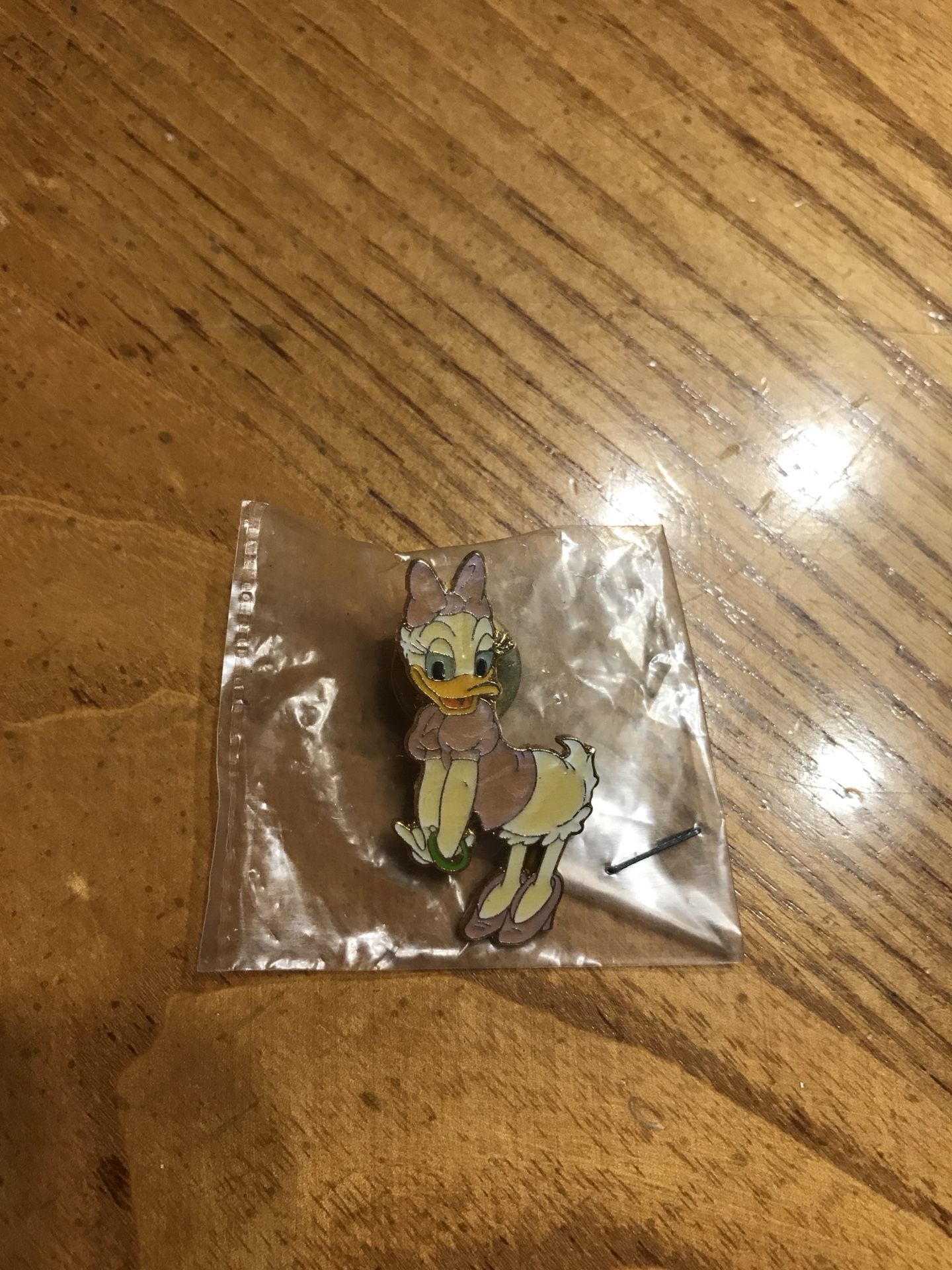 Daisy Duck pin