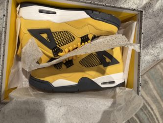 Men’s Jordan 4 Men’s Size 9.5