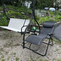 Gravity Lounge Chair, Different Positions With A Side Tray For Drinks, Cell Phone, Etc. And adjustable pillow.