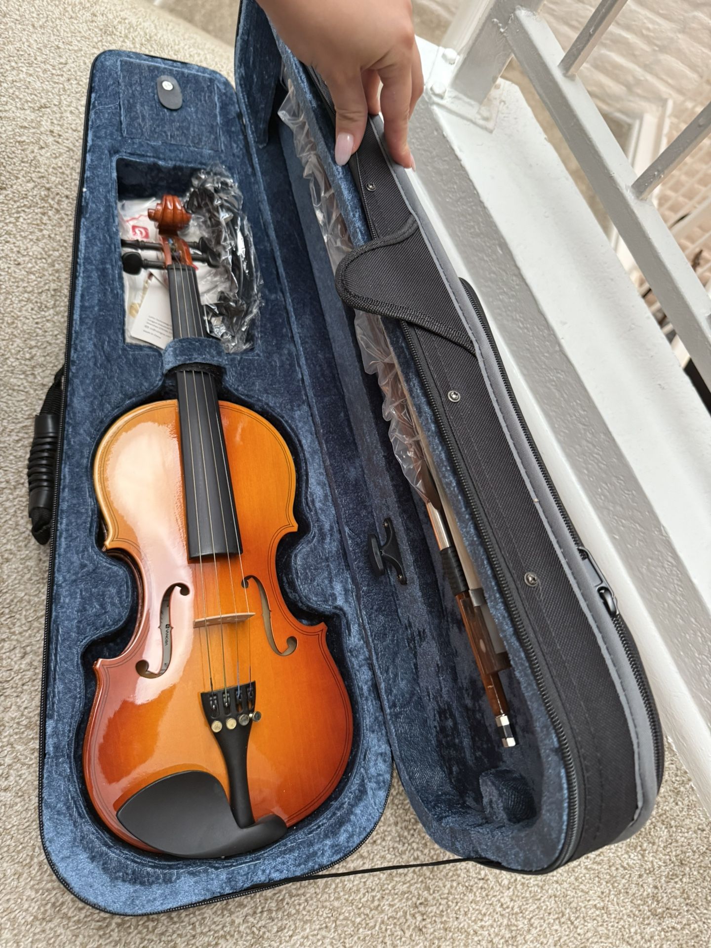 NEW Vangoa 1/2 Violin with Shoulder rest and Accessories!! Perfect for beginners!!