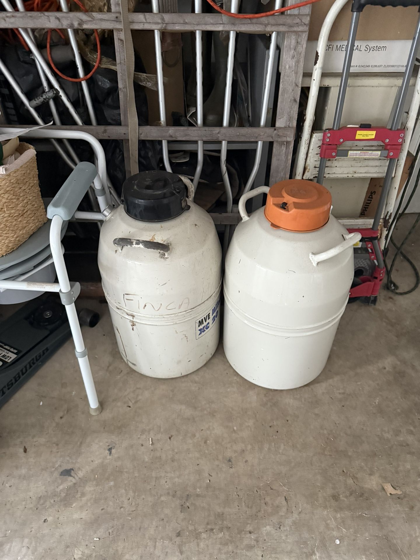 Semen Tanks