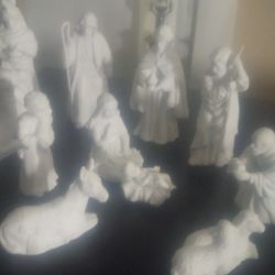 8Porcelain Nativity 12pice
