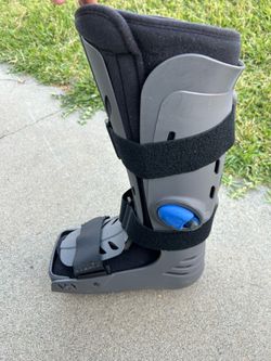 Medial boot